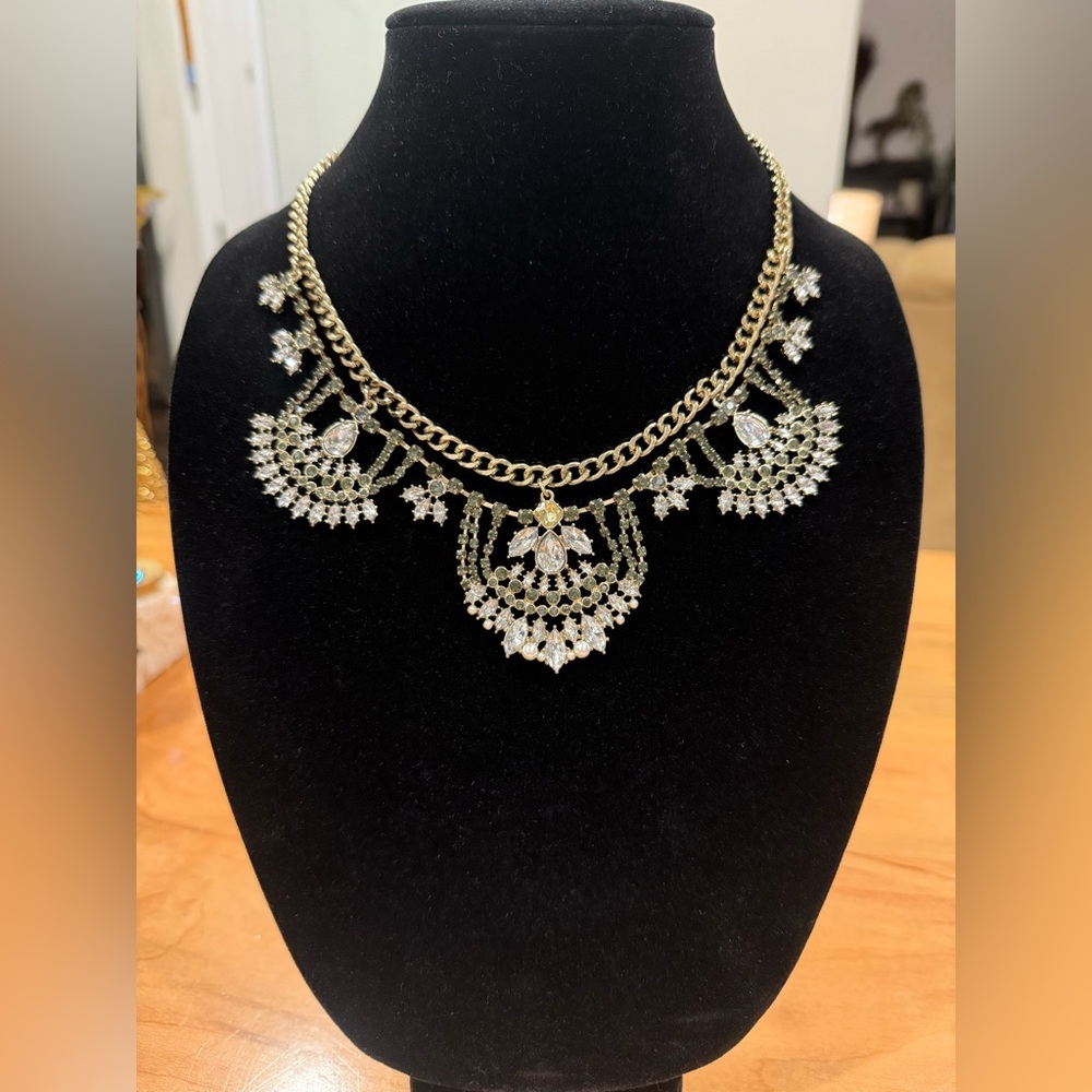 Beautiful ~ BCBGeneration ~ GOLD RHINESTONE ~ Statement Necklace BCB25